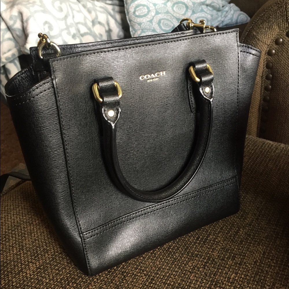 Coach mini tanner tote in black saffiano leather